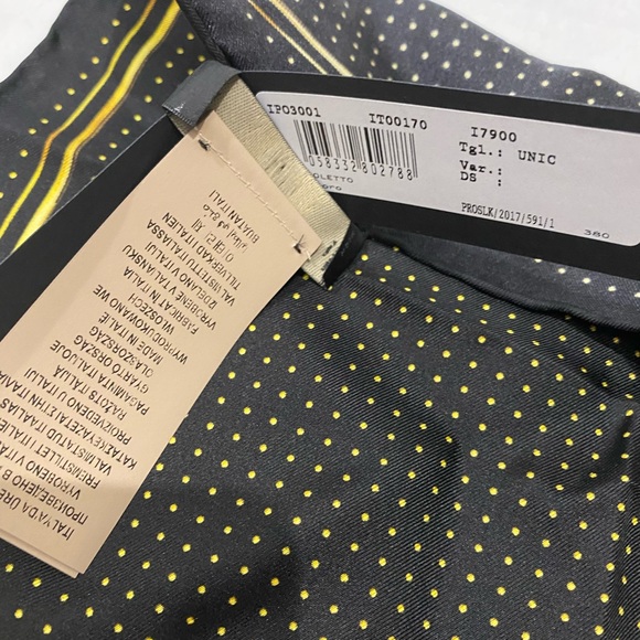 Versace pocket square scarf - Picture 2 of 6